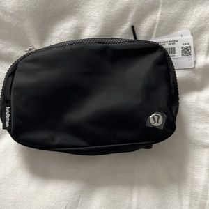 NWT Lululemon Black Everywhere Belt Bag NEW